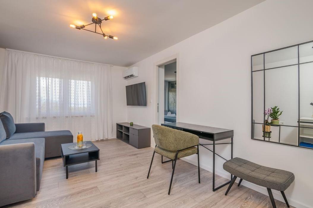 Restaurant & Rooms Nino بورات المظهر الخارجي الصورة